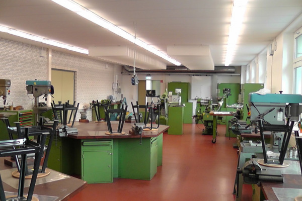 Metall Werkstatt Bild 1